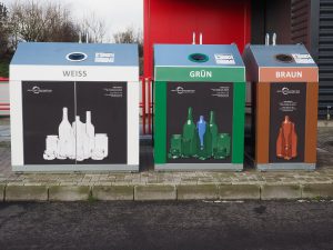 Die neuen Altglasbehaelter des AWB - Frontalansicht